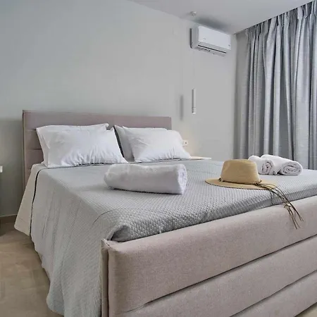 Mini Tsaros Agios Stefanos Avliotes (Corfu)