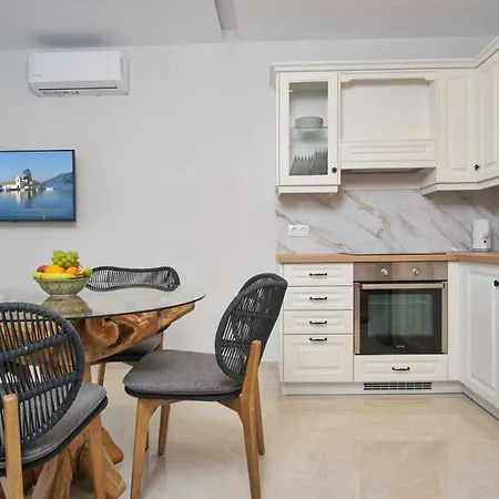 Mini Tsaros Villa *